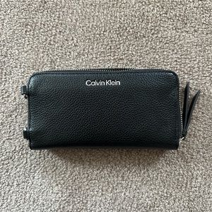 Calvin Klein brand new black wristlet wallet